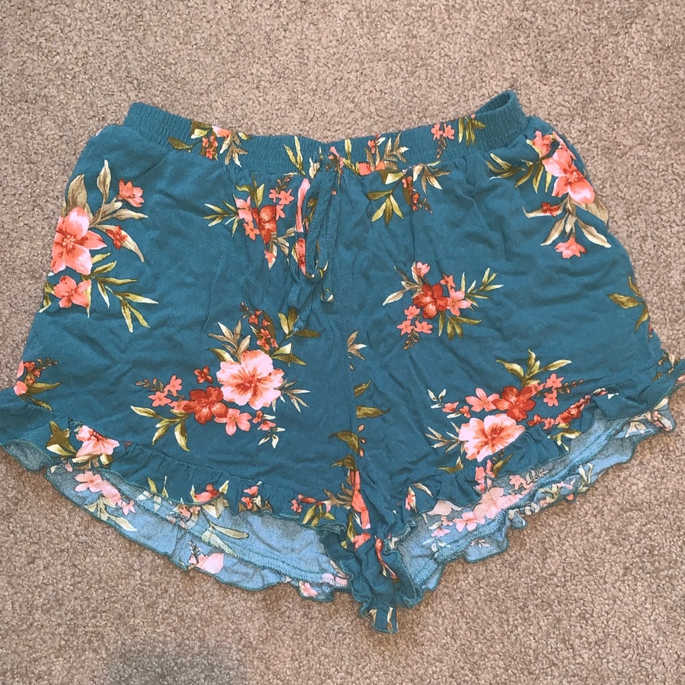 American eagle comfortable flowy floral shorts